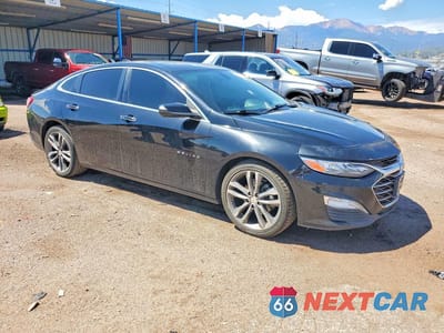 Czwarte zdjęcie samochodu z boku: 2020 CHEVROLET MALIBU PREMIER VIN:1G1ZE5SX2LF015108 - miniatura