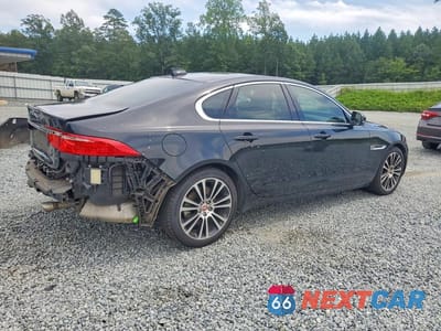 Trzecie zdjęcie samochodu z tyłu: 2020 JAGUAR XF PRESTIGE VIN:SAJBE4FX9LCY84675 - miniatura