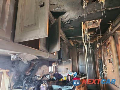 Zdjęcie 9 z 10 samochodu: 2012 FREIGHTLINER CHASSIS XC VIN:4UZAB2DT7CCBL4732 - miniatura