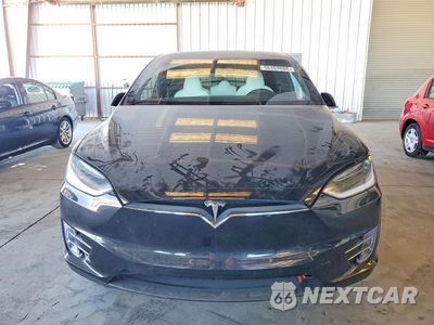 Piąte zdjęcie samochodu w środku: 2018 TESLA MODEL X VIN:5YJXCDE21JF126183 - miniatura