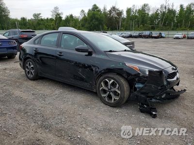Czwarte zdjęcie samochodu z boku: 2019 KIA FORTE LXS VIN:3KPF24AD4KE124604 - miniatura