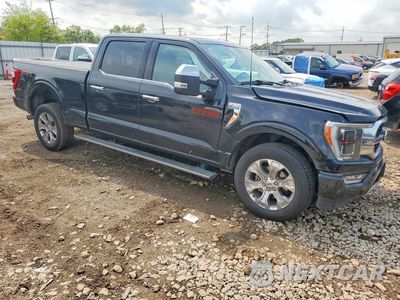 Czwarte zdjęcie samochodu z boku: 2023 FORD F150 SUPERCREW VIN:1FTFW1E82PFA79563 - miniatura