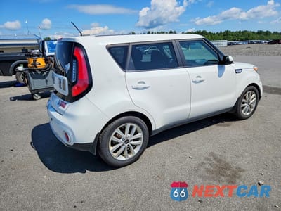 Trzecie zdjęcie samochodu z tyłu: 2019 KIA SOUL + VIN:KNDJP3A58K7698301 - miniatura