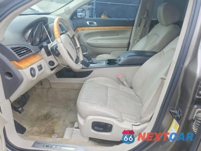 Zdjęcie 7 z 13 samochodu: 2012 LINCOLN MKT VIN:2LMHJ5AT8CBL53224 - miniatura