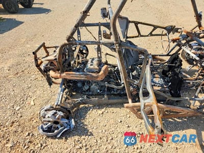 Zdjęcie 6 z 10 samochodu: 2014 POLARIS RZR 1000 XP EPS VIN:4XAST1EA1EF358050 - miniatura