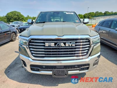 Piąte zdjęcie samochodu w środku: 2026 RAM 1500 LARAMIE VIN:1C6SRFJP2TN345624 - miniatura