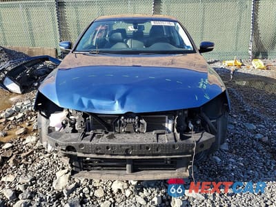 Piąte zdjęcie samochodu w środku: 2017 VOLKSWAGEN JETTA SEL VIN:3VWL17AJ3HM395923 - miniatura