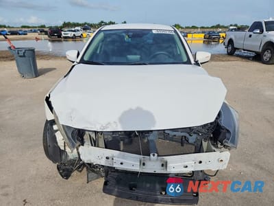Piąte zdjęcie samochodu w środku: 2018 TOYOTA YARIS IA BASE VIN:3MYDLBYV3JY326565 - miniatura