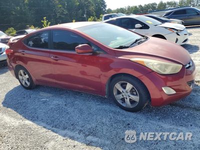 Czwarte zdjęcie samochodu z boku: 2013 HYUNDAI ELANTRA GLS VIN:5NPDH4AE2DH450981 - miniatura