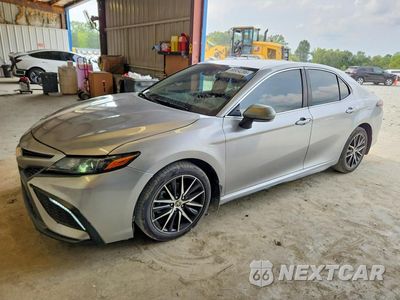 2024 TOYOTA CAMRY SE 4T1G11AKXRU895645 - główne zdjęcie licytacji z USA - miniatura