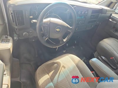 Zdjęcie 8 z 14 samochodu: 2016 CHEVROLET EXPRESS G3500 VIN:1GCZGGFG4G1153730 - miniatura