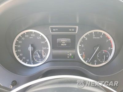 Zdjęcie 9 z 12 samochodu: 2018 INFINITI QX30 PREMIUM VIN:SJKCH5CR5JA047773 - miniatura