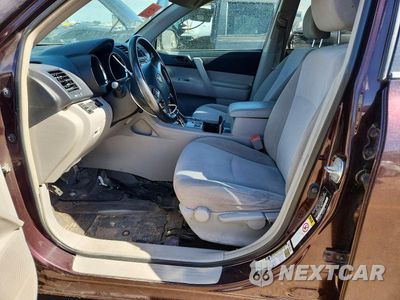Zdjęcie 7 z 13 samochodu: 2013 TOYOTA HIGHLANDER BASE VIN:5TDBK3EH9DS207377 - miniatura