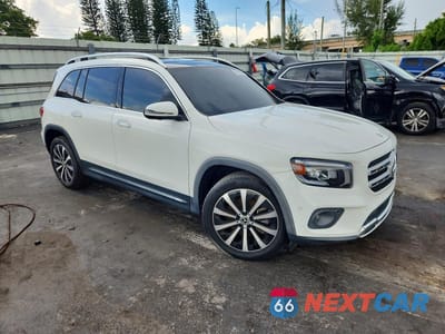 Czwarte zdjęcie samochodu z boku: 2021 MERCEDES-BENZ GLB 250 VIN:W1N4M4GB8MW104865 - miniatura