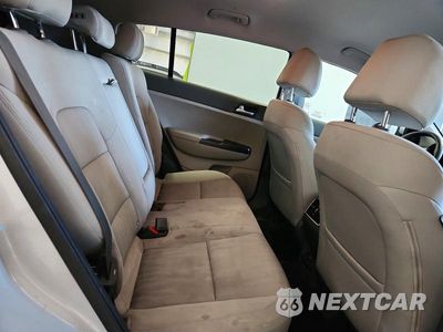 Zdjęcie 10 z 12 samochodu: 2017 KIA SPORTAGE LX VIN:KNDPM3AC4H7067006 - miniatura