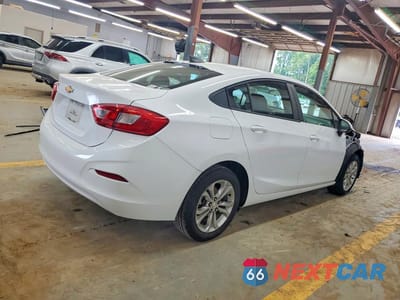 Trzecie zdjęcie samochodu z tyłu: 2019 CHEVROLET CRUZE LS VIN:1G1BC5SM7K7136707 - miniatura