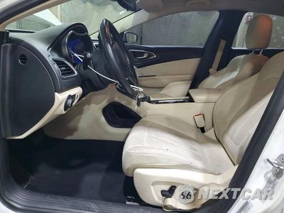 Zdjęcie 7 z 12 samochodu: 2016 CHRYSLER 200 LIMITED VIN:1C3CCCAB7GN135922 - miniatura