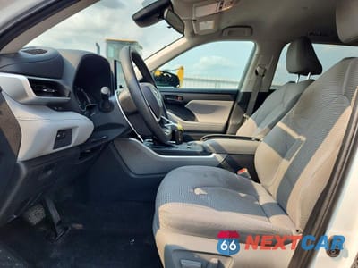 Zdjęcie 7 z 13 samochodu: 2023 TOYOTA HIGHLANDER L VIN:5TDKDRAH9PS019577 - miniatura