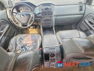 Zdjęcie 8 z 13 samochodu: 2005 HONDA PILOT EXL VIN:5FNYF18625B041657 - miniatura