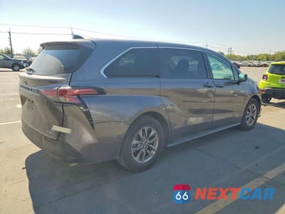 Trzecie zdjęcie samochodu z tyłu: 2021 TOYOTA SIENNA LE VIN:5TDKSKFC3MS006345 - miniatura
