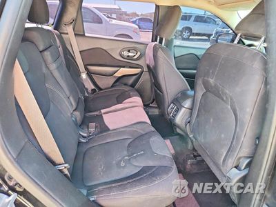 Zdjęcie 11 z 13 samochodu: 2017 JEEP CHEROKEE LATITUDE VIN:1C4PJLCB5HW662837 - miniatura