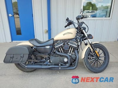 2015 HARLEY-DAVIDSON XL883 IRON 883 1HD4LE217FC443179 - główne zdjęcie licytacji z USA - miniatura