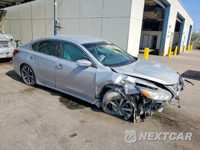 Czwarte zdjęcie samochodu z boku: 2017 NISSAN ALTIMA 2.5 SR VIN:1N4AL3AP9HN317014 - miniatura