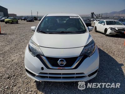 Piąte zdjęcie samochodu w środku: 2018 NISSAN VERSA NOTE S VIN:3N1CE2CP4JL353657 - miniatura