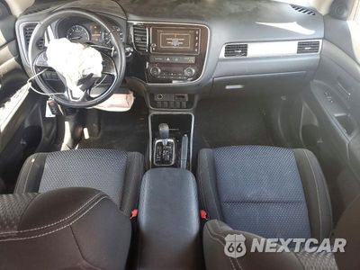 Zdjęcie 8 z 13 samochodu: 2017 MITSUBISHI OUTLANDER SE VIN:JA4AD3A36HZ044217 - miniatura