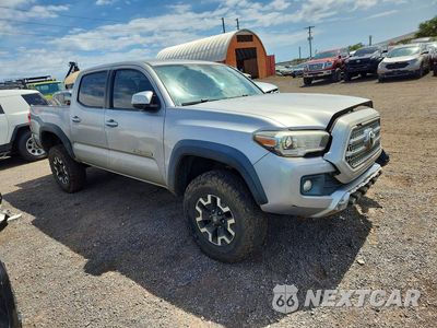 Czwarte zdjęcie samochodu z boku: 2017 TOYOTA TACOMA SR V6 VIN:3TMCZ5AN8HM048008 - miniatura