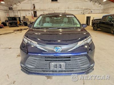 Piąte zdjęcie samochodu w środku: 2025 TOYOTA SIENNA XLE 7-PASSENGER VIN:5TDJSKFCXSS208141 - miniatura