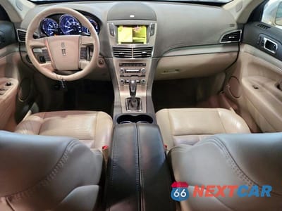 Zdjęcie 8 z 13 samochodu: 2010 LINCOLN MKT VIN:2LMHJ5ATXABJ26663 - miniatura
