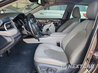 Zdjęcie 7 z 13 samochodu: 2018 TOYOTA CAMRY SE VIN:4T1B11HK2JU020970 - miniatura