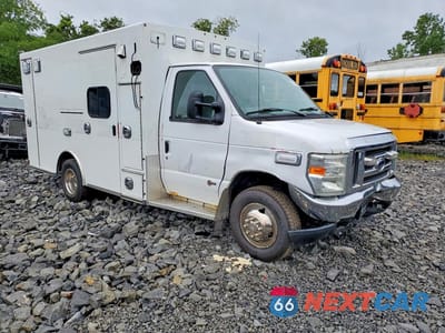 Czwarte zdjęcie samochodu z boku: 2015 FORD ECONOLINE E350 SUPER DUTY CUTAWAY VAN VIN:1FDWE3FS8FDA09936 - miniatura