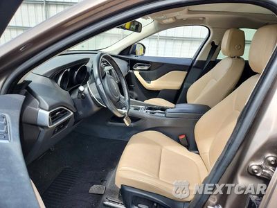 Zdjęcie 7 z 13 samochodu: 2017 JAGUAR F-PACE PREMIUM VIN:SADCJ2BV8HA882401 - miniatura