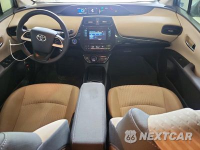 Zdjęcie 8 z 12 samochodu: 2016 TOYOTA PRIUS TWO VIN:JTDKBRFU8G3011161 - miniatura
