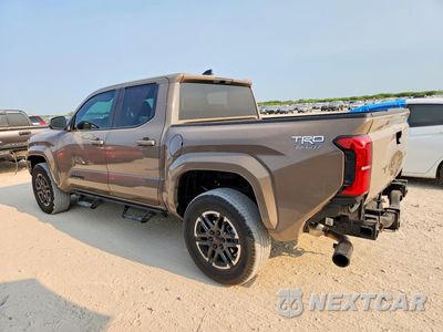 Drugie zdjęcie samochodu z przodu: 2026 TOYOTA TACOMA TRD SPORT VIN:3TMKB5FN6TM074575 - miniatura