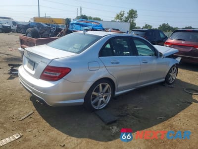 Trzecie zdjęcie samochodu z tyłu: 2014 MERCEDES-BENZ C 300 4MATIC VIN:WDDGF8AB7EA924292 - miniatura