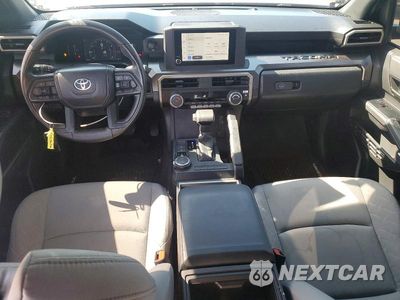Zdjęcie 8 z 12 samochodu: 2025 TOYOTA TACOMA SR5 VIN:3TMLB5JN2SM173047 - miniatura