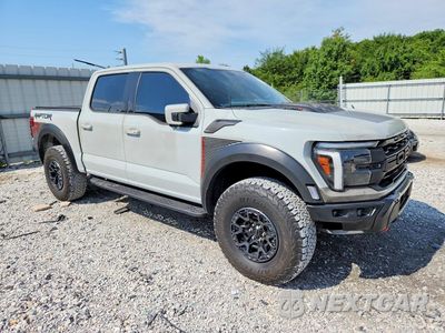 Czwarte zdjęcie samochodu z boku: 2024 FORD F150 RAPTOR VIN:1FTFW1RJ6RFA88539 - miniatura