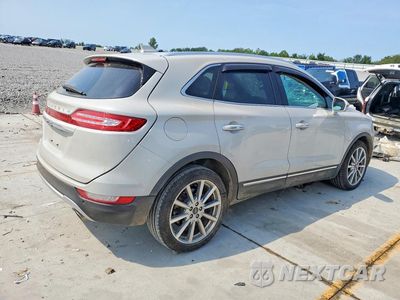 Trzecie zdjęcie samochodu z tyłu: 2019 LINCOLN MKC RESERVE VIN:5LMCJ3C94KUL03504 - miniatura
