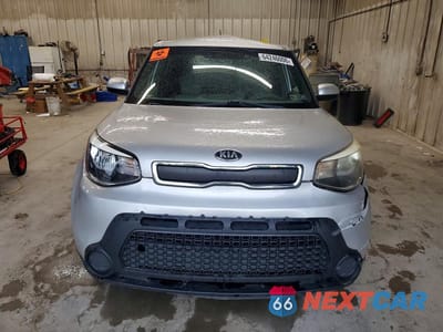 Piąte zdjęcie samochodu w środku: 2015 KIA SOUL BASE VIN:KNDJN2A27F7797669 - miniatura