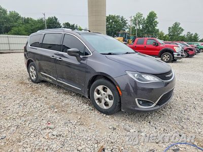 Czwarte zdjęcie samochodu z boku: 2017 CHRYSLER PACIFICA TOURING L PLUS VIN:2C4RC1EG4HR764039 - miniatura
