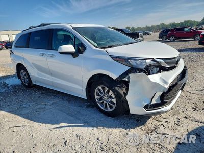 Czwarte zdjęcie samochodu z boku: 2025 TOYOTA SIENNA XLE 7-PASSENGER VIN:5TDJSKFC5SS175842 - miniatura