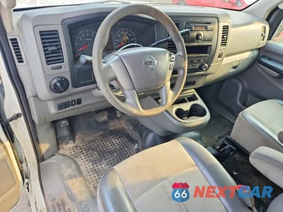 Zdjęcie 8 z 13 samochodu: 2014 NISSAN NV 2500 HD S VIN:1N6BF0KX2EN105678 - miniatura
