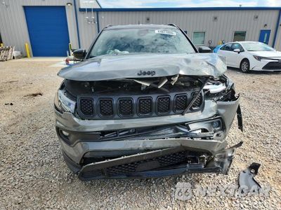Piąte zdjęcie samochodu w środku: 2023 JEEP COMPASS LATITUDE VIN:3C4NJDBN9PT521542 - miniatura