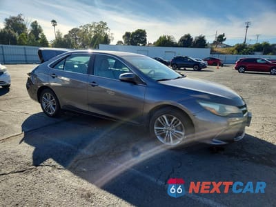 Czwarte zdjęcie samochodu z boku: 2016 TOYOTA CAMRY SE VIN:4T1BF1FK5GU536592 - miniatura