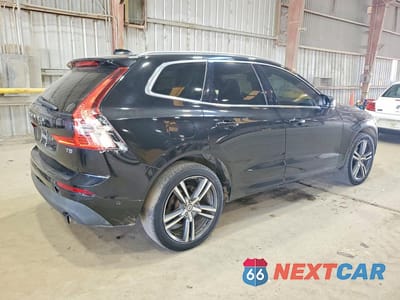 Trzecie zdjęcie samochodu z tyłu: 2019 VOLVO XC60 T5 MOMENTUM VIN:LYV102DK4KB184392 - miniatura