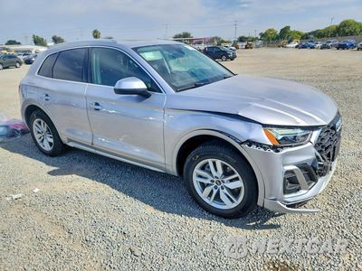 Czwarte zdjęcie samochodu z boku: 2022 AUDI Q5 PREMIUM 45 VIN:WA1GAAFY3N2105541 - miniatura