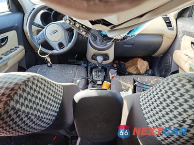 Zdjęcie 8 z 13 samochodu: 2010 KIA SOUL + VIN:KNDJT2A24A7067684 - miniatura